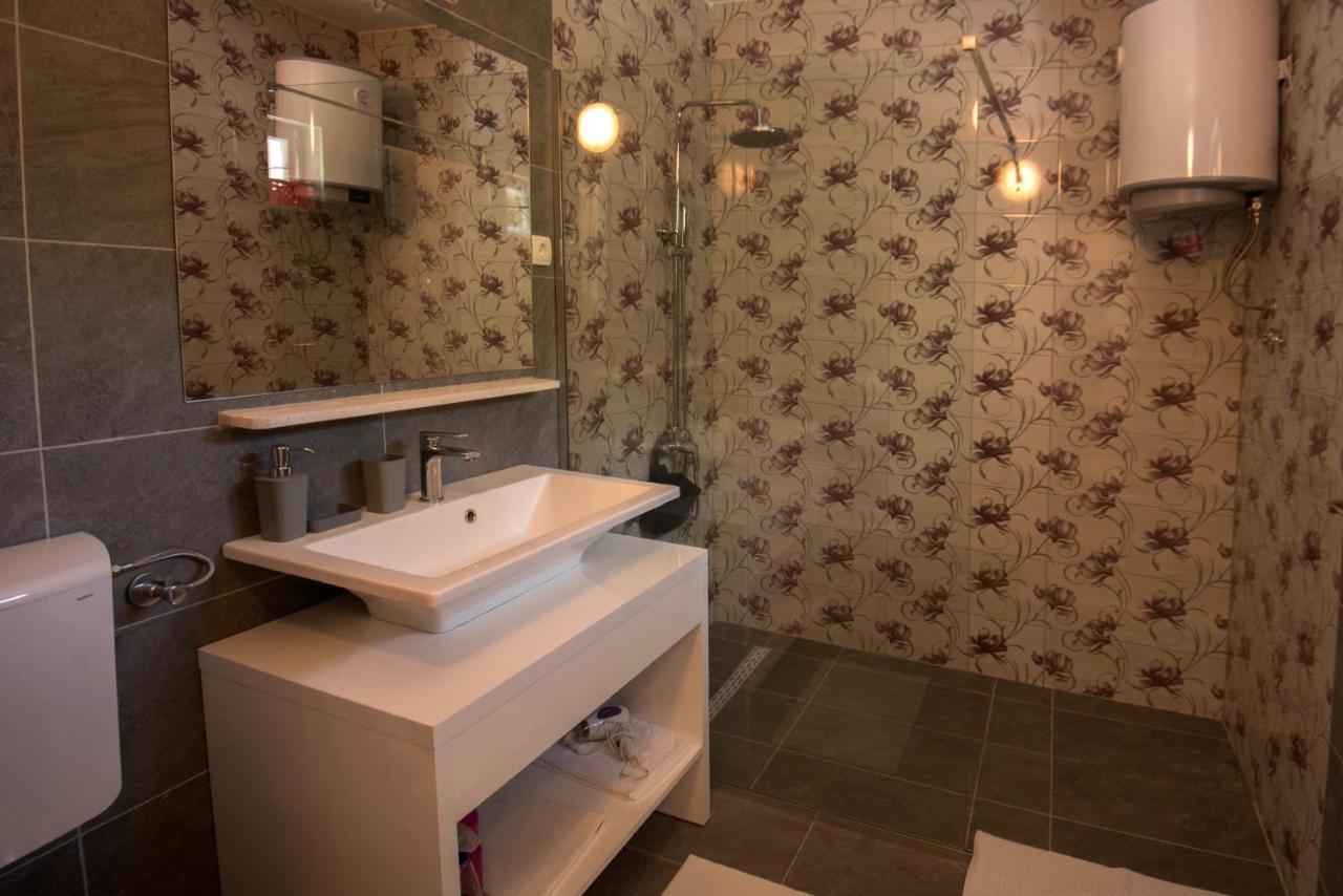 Studio Apartman Roza Ston Buitenkant foto